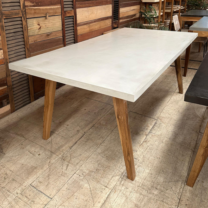 MESA MATILDE